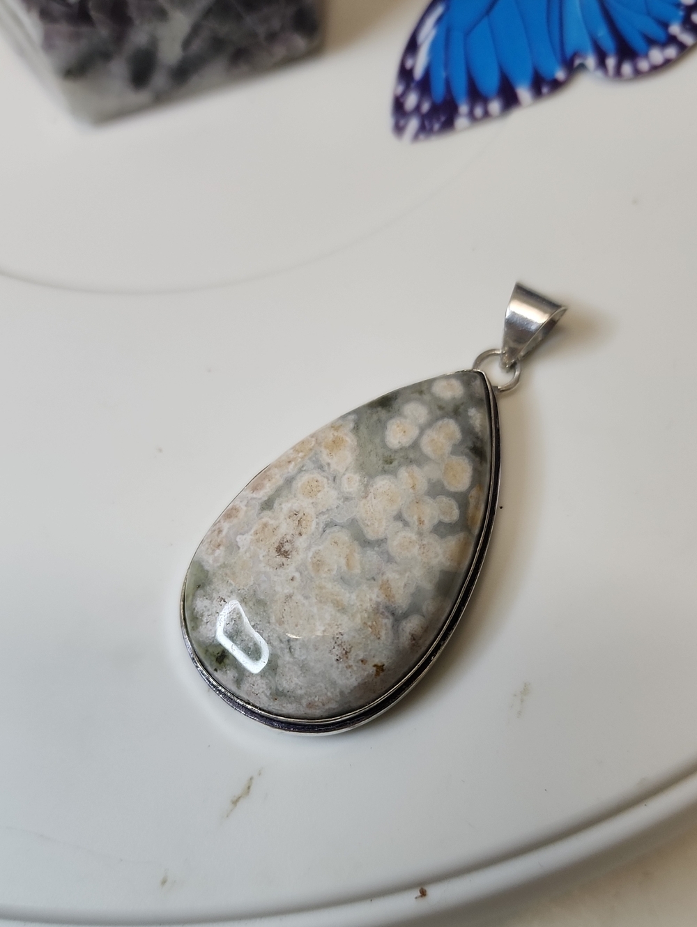 Teardrop Ocean Jasper Pendant in Cream and Green -